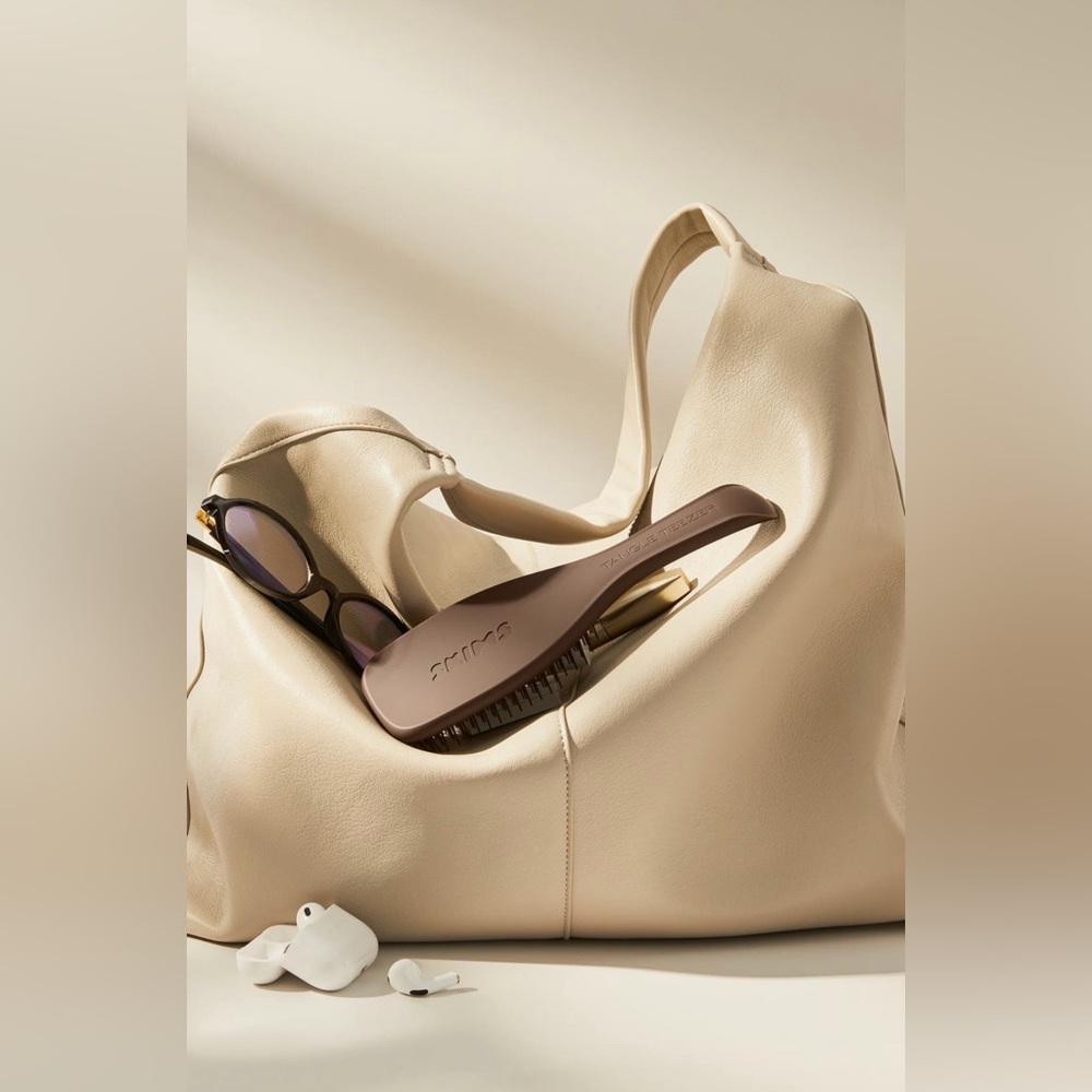 SKIMS Tangle Teaser The Ultimate Detangler Hair Brush - Picture 8 of 10